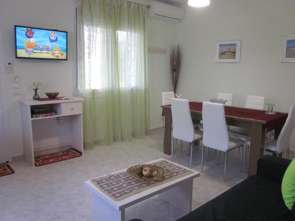 Holiday home Petra Houses Potos